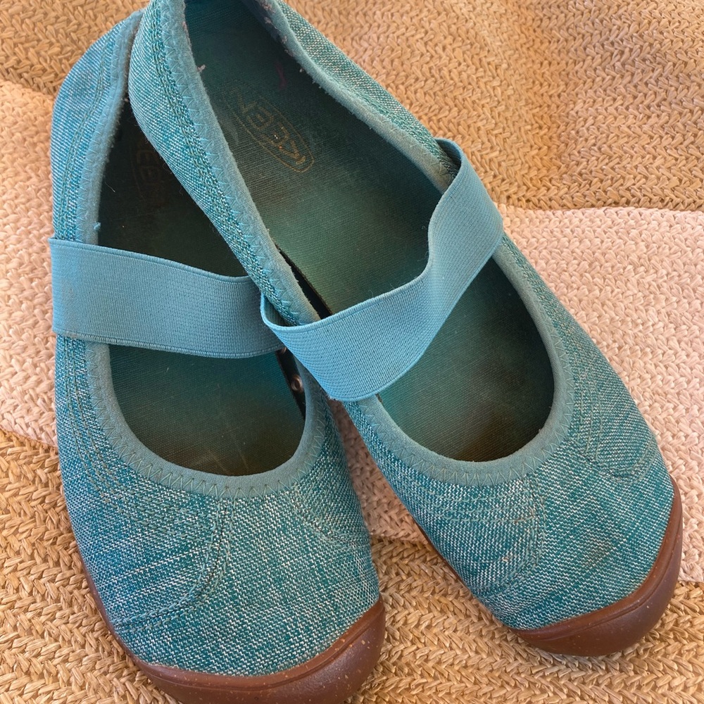 Keen  Mary Janes sz 8.5